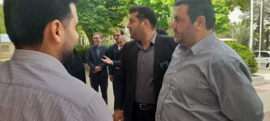 بازدید دکتر فرهاد علی پور معاون آموزش  و تحصیلات تکمیلی، به همراه دکتر محمدسعیدمحمدشفیعی، مدیرکل دفتر برنامه ریزی درسی و دکتر حسن  رحیمی مدیر بهسازی و منابع انسانی سازمان مرکزی دانشگاه فرهنگیان از دانشکده های علوم تربیتی  و علوم انسانی شهیدمطهری شیراز
 2