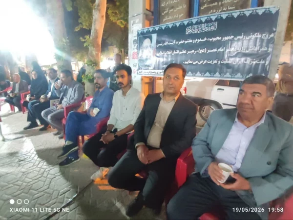  گزارش حضور دکتر علی پور، معاون آموزشی و تحصیلات تکمیلی سازمان مرکزی،دکتر رحیمی مدیر کل بهسازی ، دکتر شفیعی مدیر کل برنامه ریزی درسی  به همراه دکتر شیروانی شیری، سرپرست دانشگاه فرهنگیان استان فارس، در کافه گفت وگوی مرکز شهید بهشتی اقلید 2