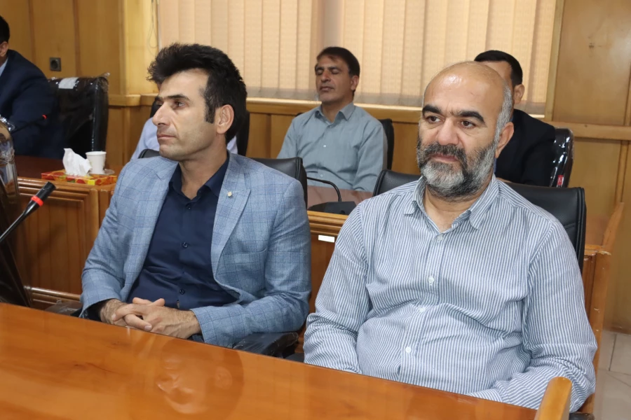  نشست هم اندیشی اعضای هیئت علمی و مدیران آموزشی دانشگاه فرهنگیان فارس با معاون آموزشی دانشگاه فرهنگیان کشور
 10