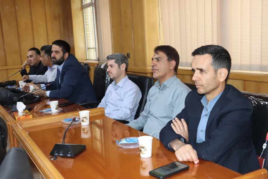  نشست هم اندیشی اعضای هیئت علمی و مدیران آموزشی دانشگاه فرهنگیان فارس با معاون آموزشی دانشگاه فرهنگیان کشور
 12