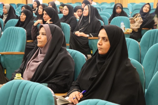 گزارش کارگاه آموزشی «عوامل ایجادکننده آسیب های مزمن کمر و گردن و شیوه های پیشگیری و اصلاح»
 3