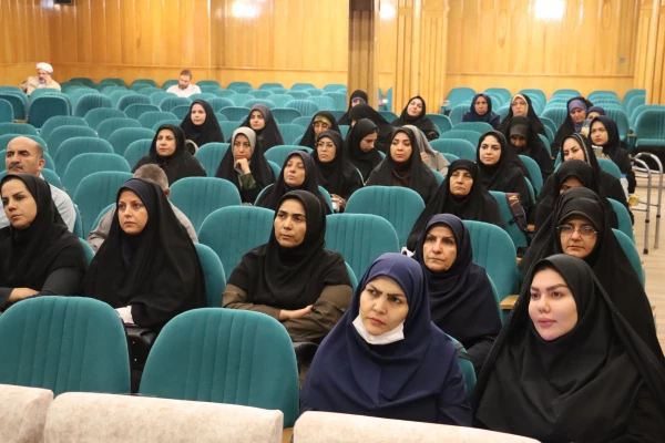 گزارش کارگاه آموزشی «عوامل ایجادکننده آسیب های مزمن کمر و گردن و شیوه های پیشگیری و اصلاح»
 6