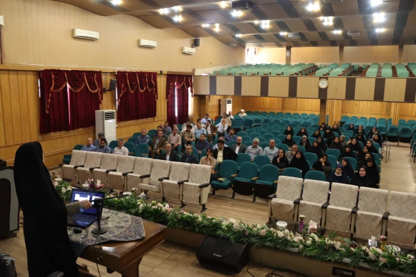 گزارش کارگاه آموزشی «عوامل ایجادکننده آسیب های مزمن کمر و گردن و شیوه های پیشگیری و اصلاح»
 7