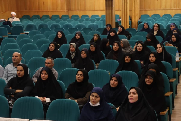 گزارش کارگاه آموزشی «عوامل ایجادکننده آسیب های مزمن کمر و گردن و شیوه های پیشگیری و اصلاح»
 8