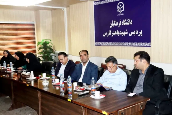 رجبعلی برزوئی بر ضرورت استقلال و توانمندسازی دانشگاه های استانی در حوزه های مختلف آموزشی، پژوهشی، فرهنگی و دانشجویی تاکید کرد.
 3